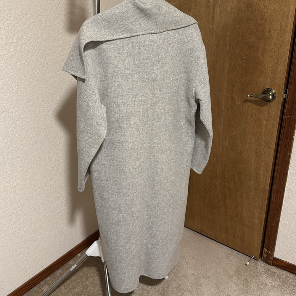 Zara Light Gray Women's Coat Size M LIKE NEW! - Picture 3 of 4